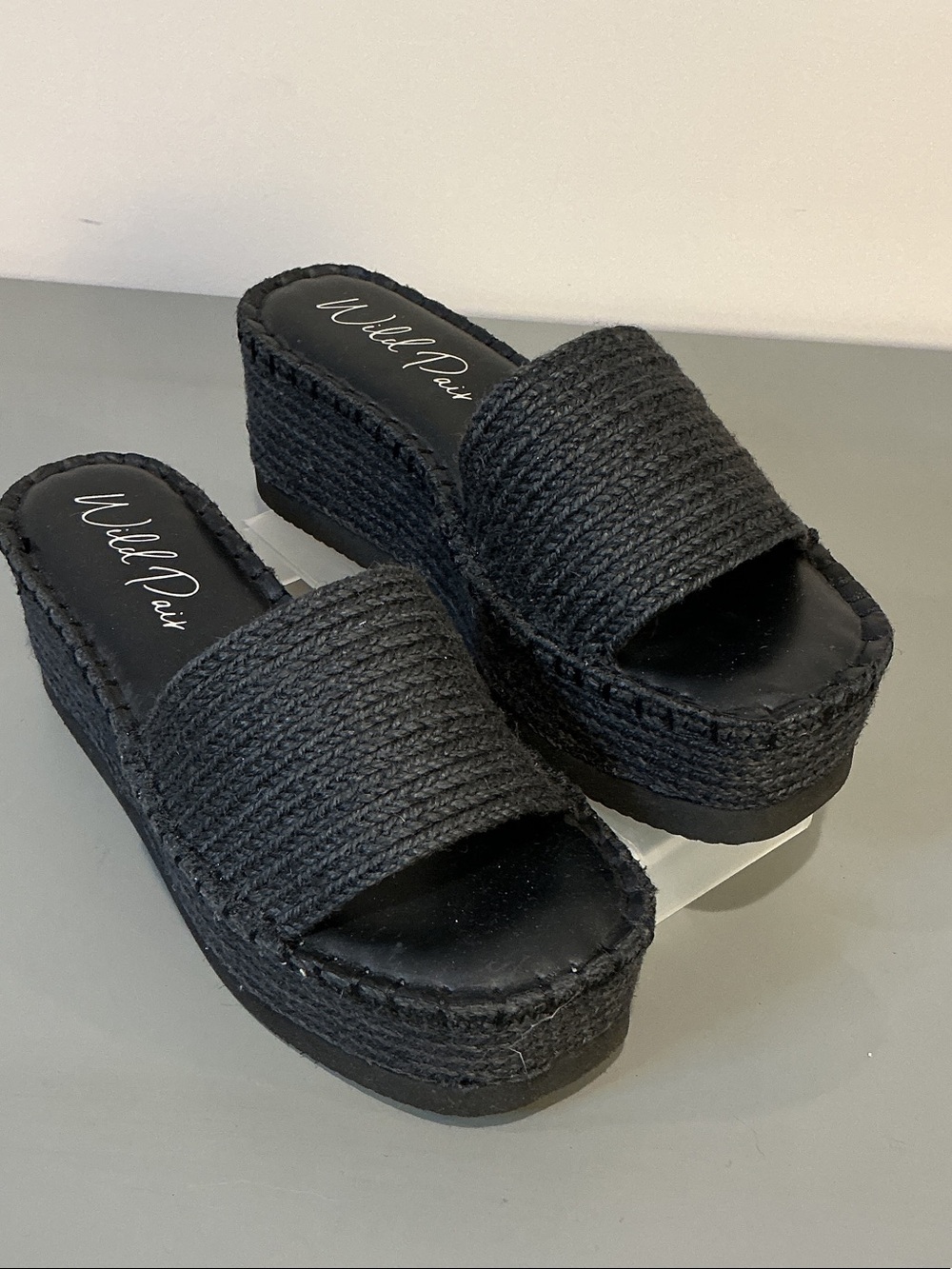 Wild Pair Shermer Espadrille Sandals Black Jute, NEW size 6.5